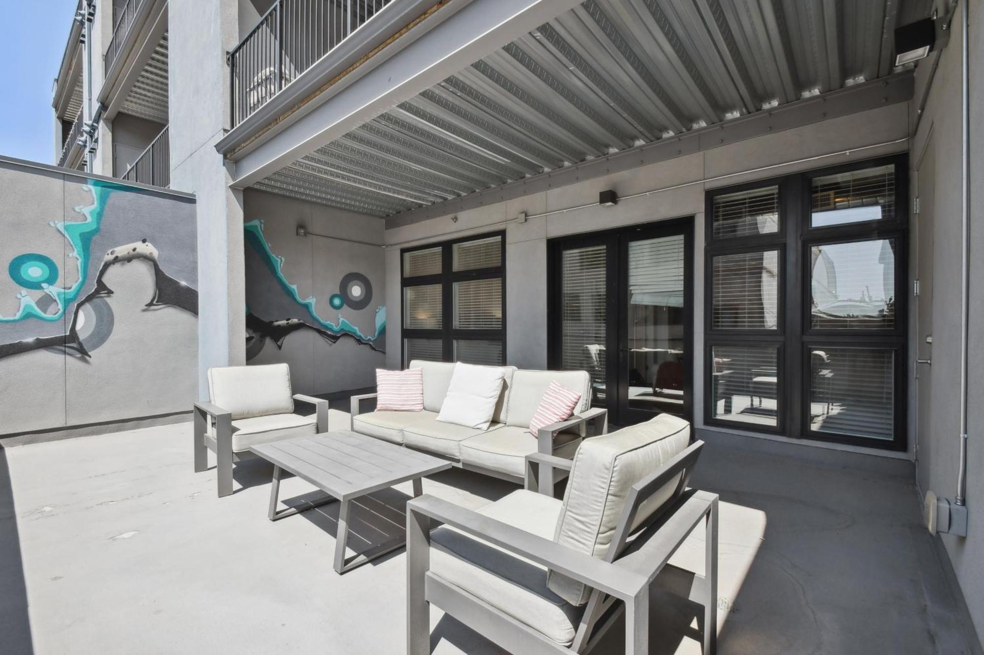 3198 Industrial Chic At Rino Art Lofts Holiday home