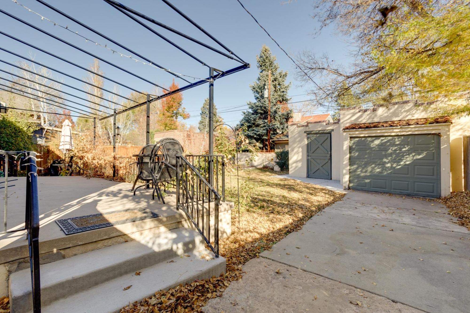 Centrally Located Retreat With Yard And Grill! Denver