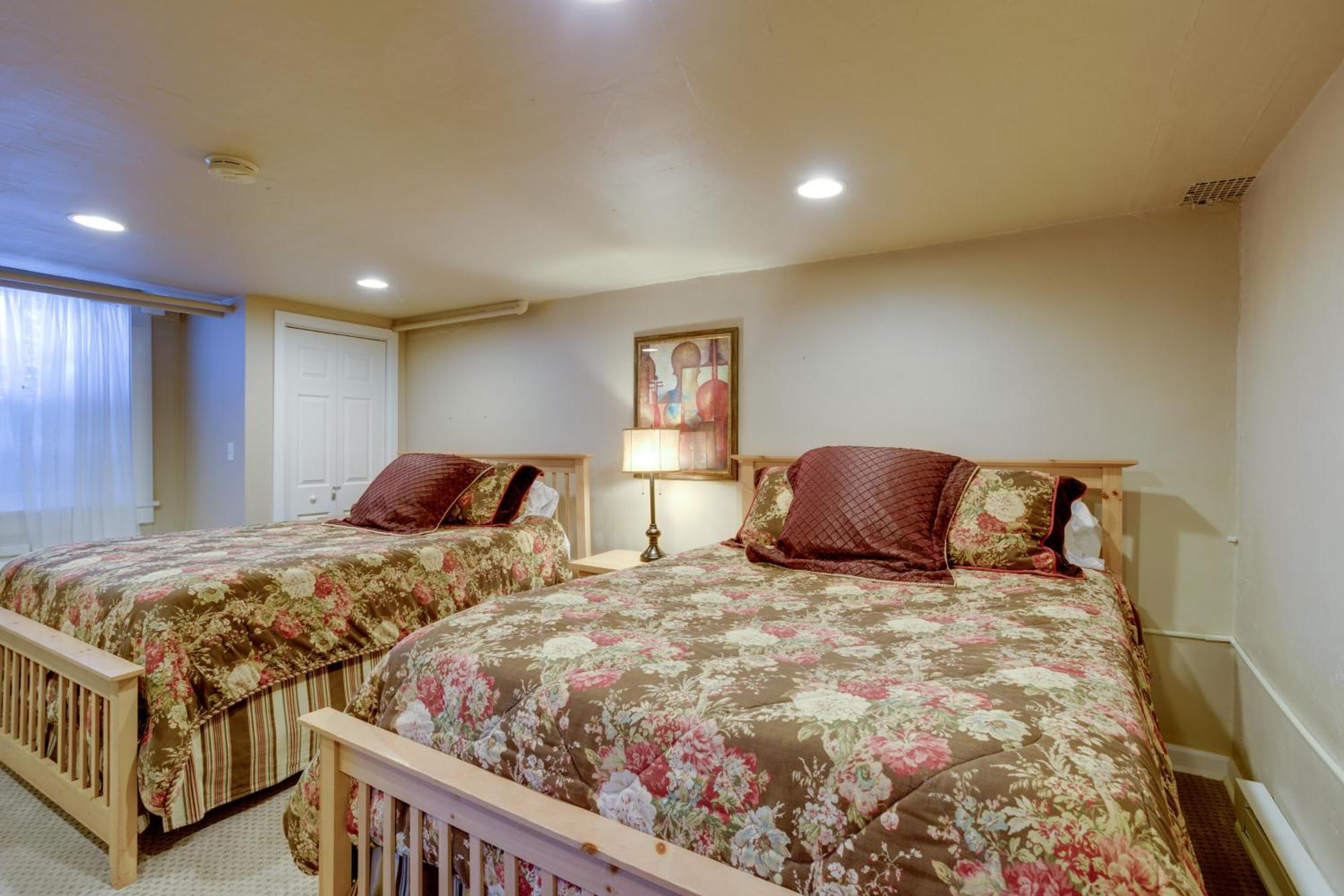 Centrally Located Retreat With Yard And Grill! Holiday home Denver