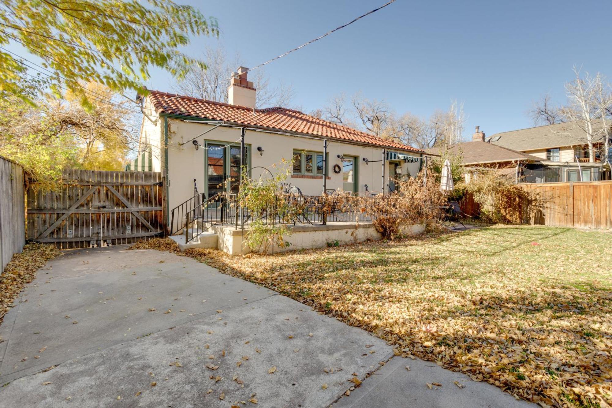 Centrally Located Retreat With Yard And Grill! * Denver