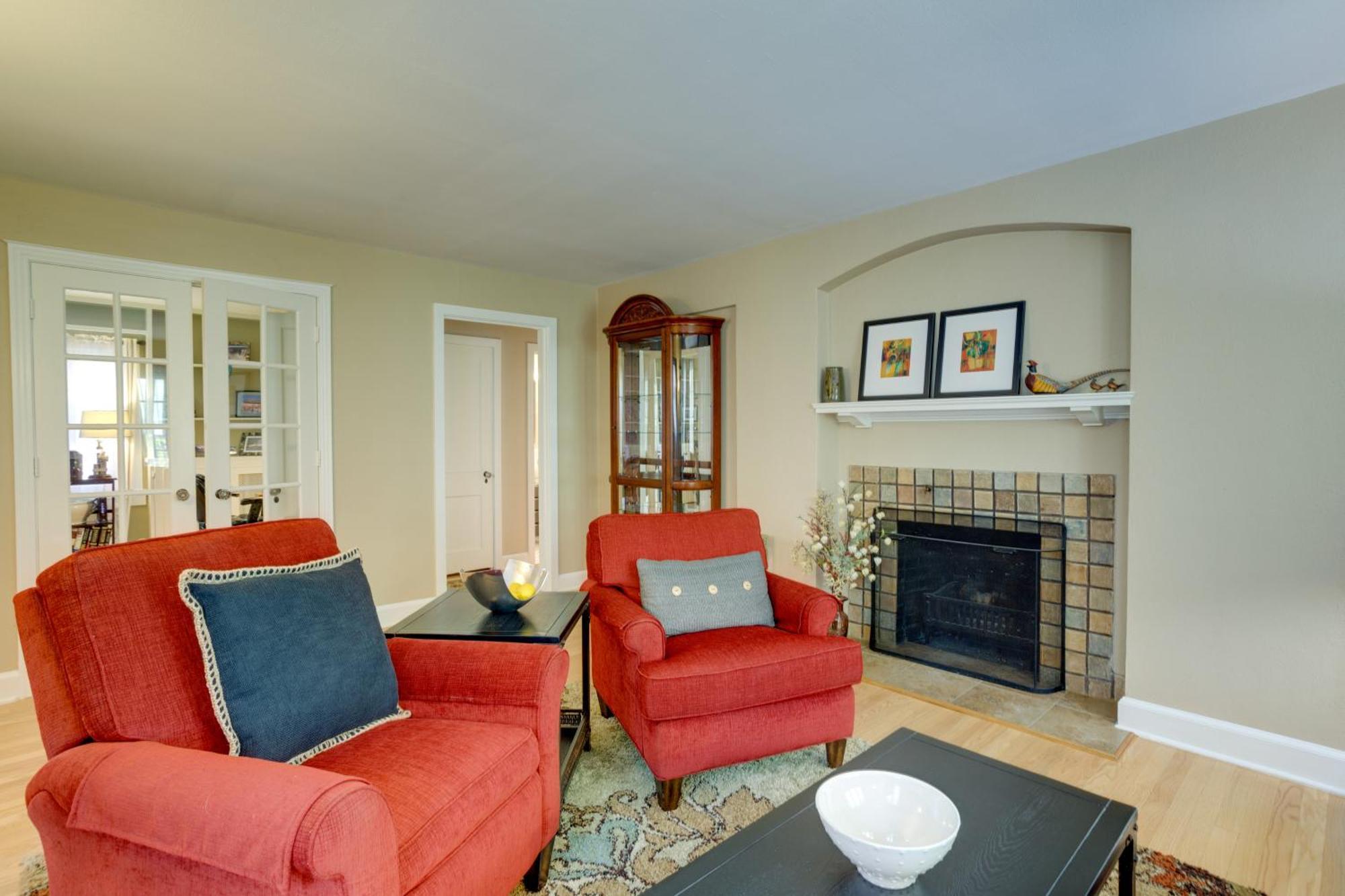Centrally Located Retreat With Yard And Grill! Denver