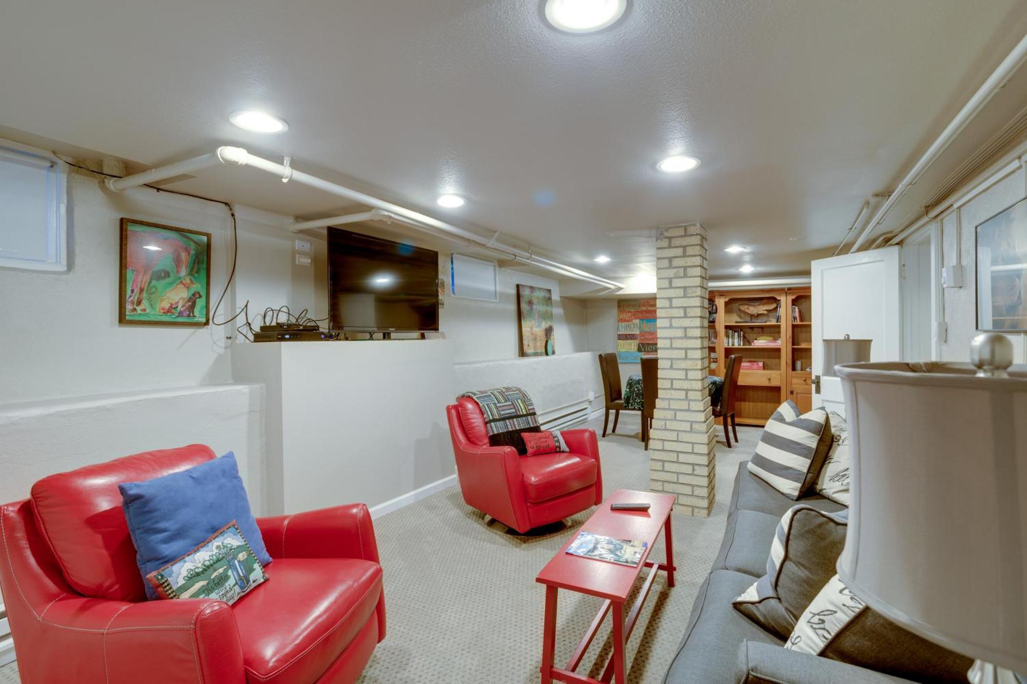 Centrally Located Retreat With Yard And Grill! Holiday home *