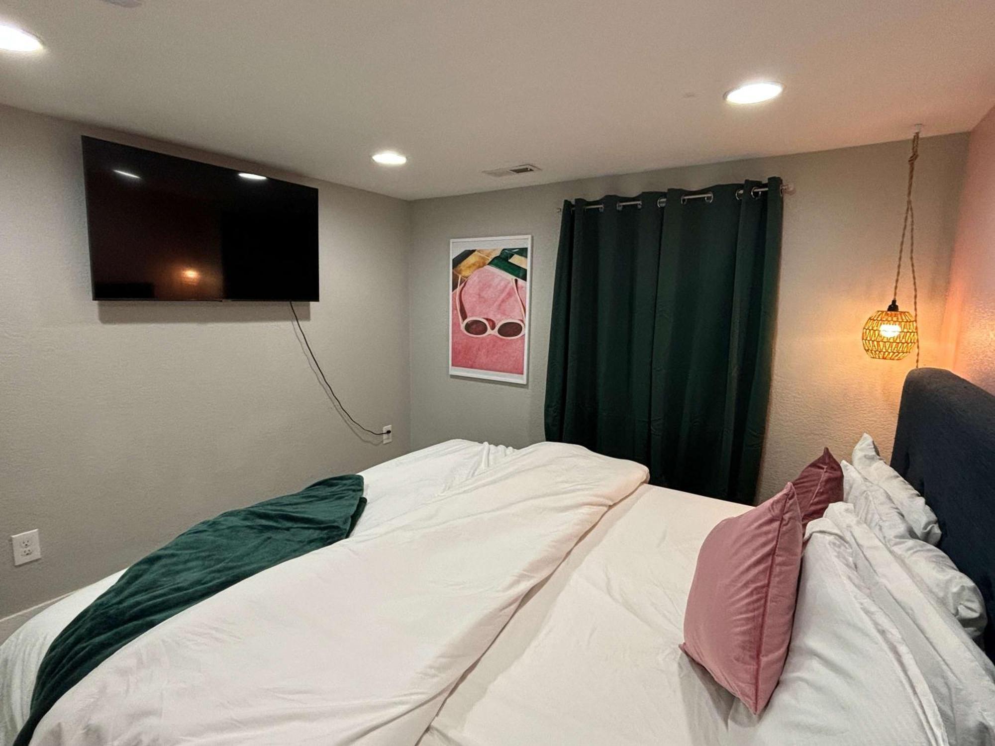 Holiday home 3 Bed With Huge Yard Near Hidden *