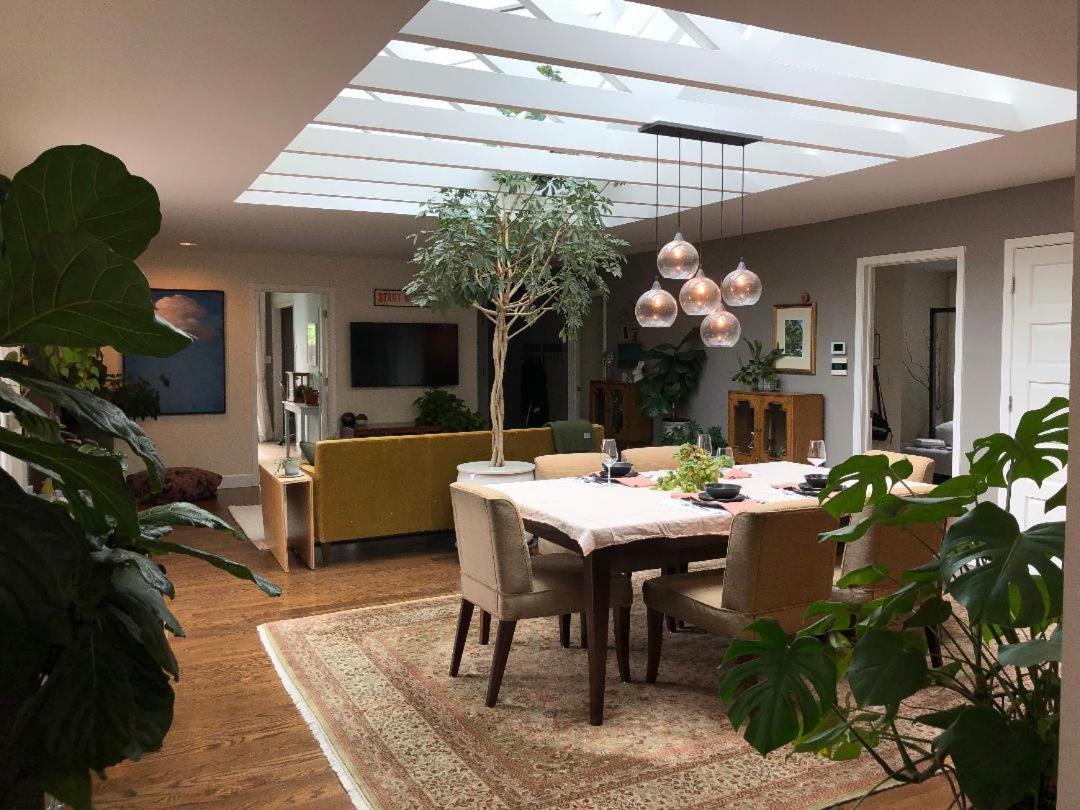 Neighborhood Gem 3br 2bath Holiday home