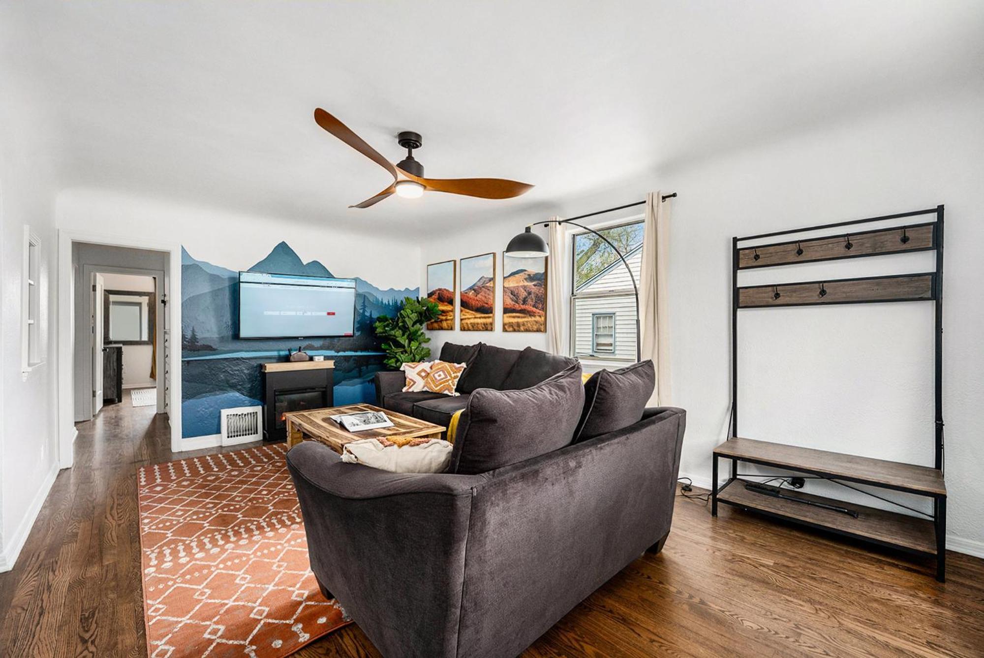 The Coloradical Crashpad! W Fire Pit & Hot Tub Holiday home *