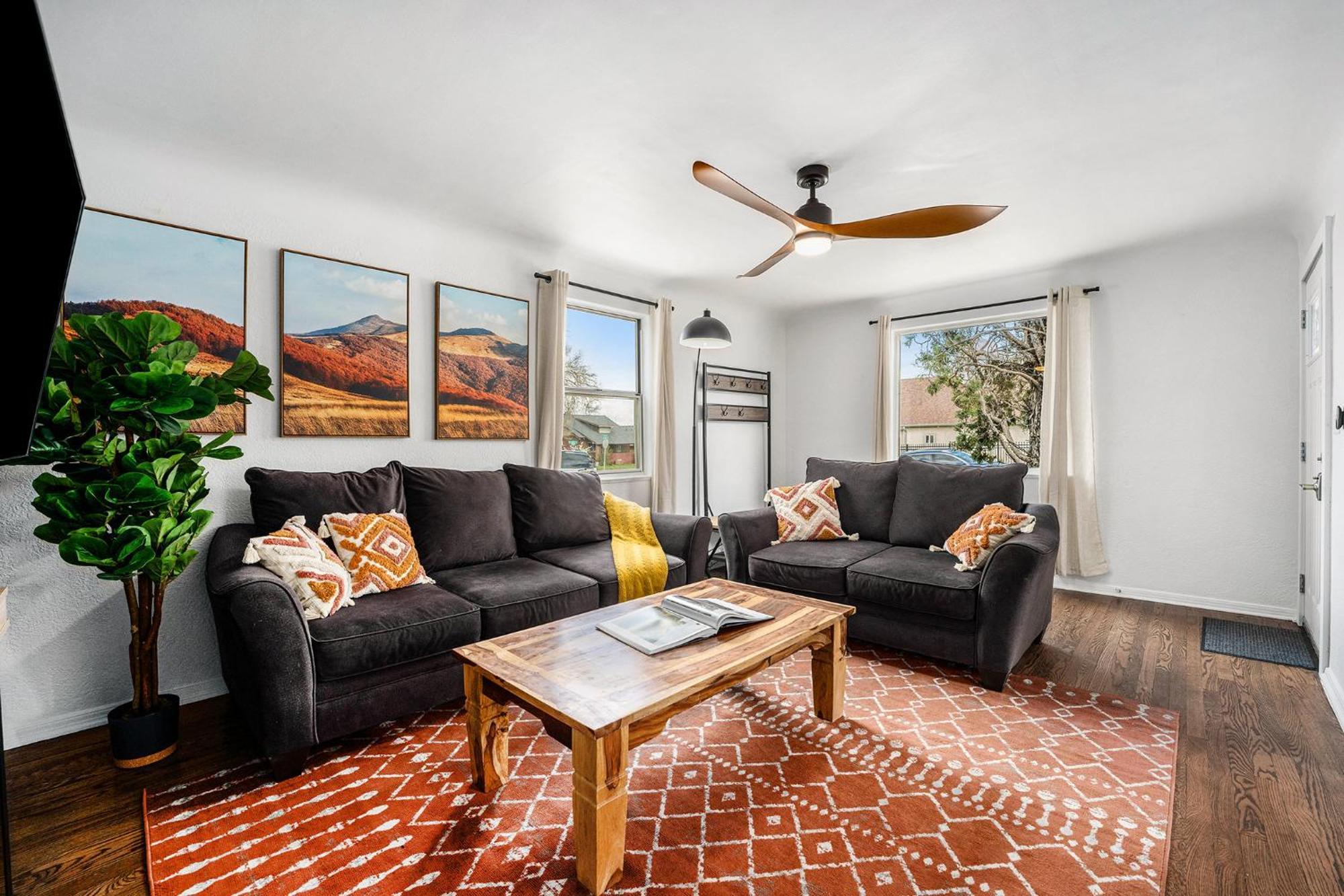 The Coloradical Crashpad! W Fire Pit & Hot Tub Holiday home