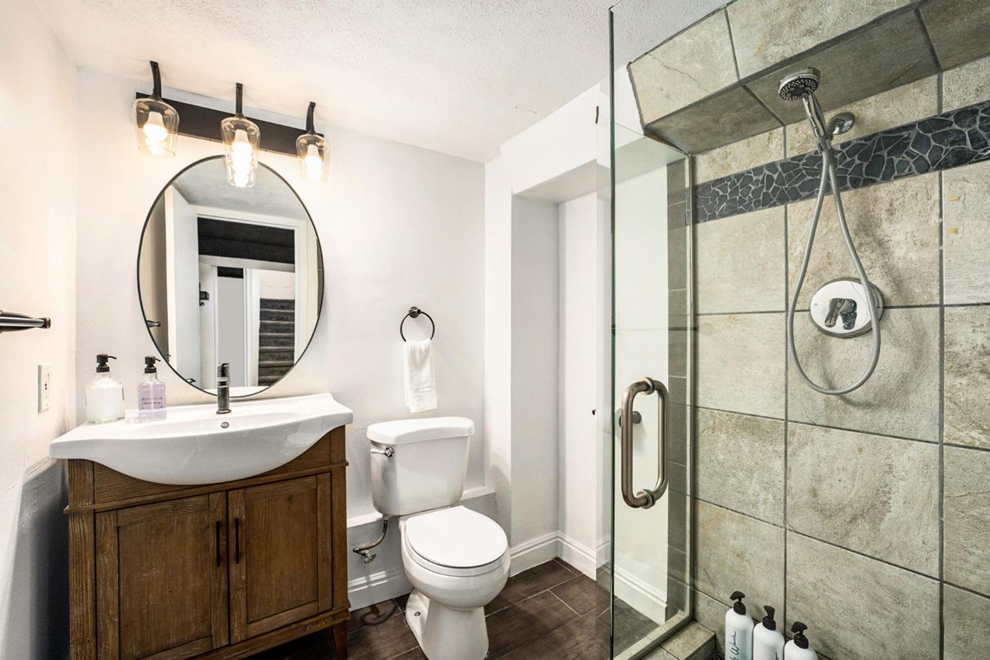 The Coloradical Crashpad! W Fire Pit & Hot Tub Holiday home Denver