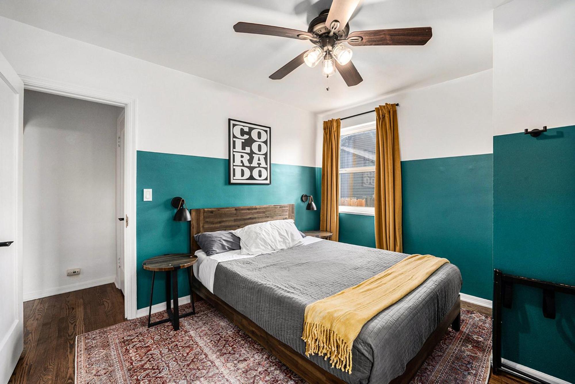 Holiday home The Coloradical Crashpad! W Fire Pit & Hot Tub