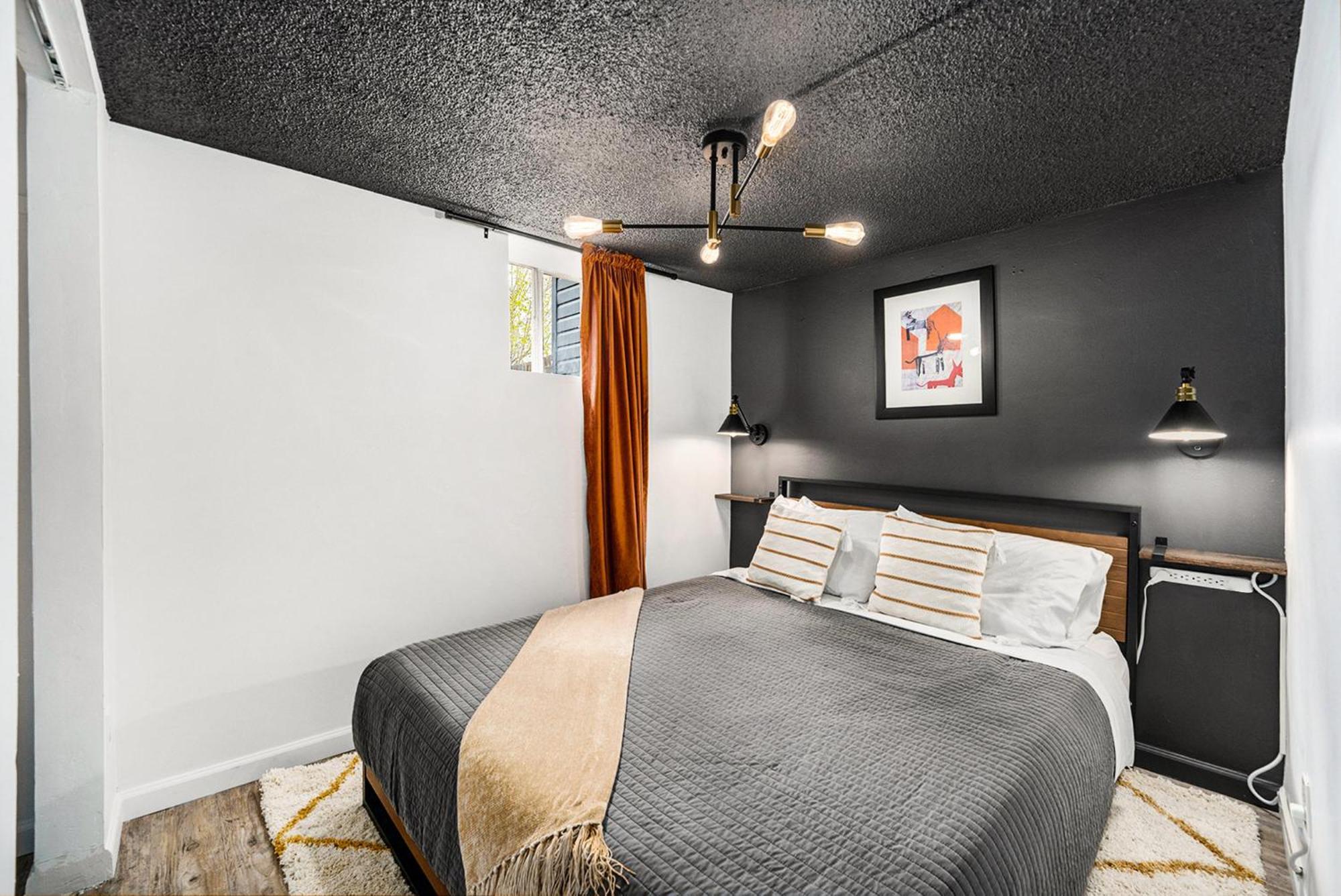 Holiday home The Coloradical Crashpad! W Fire Pit & Hot Tub *