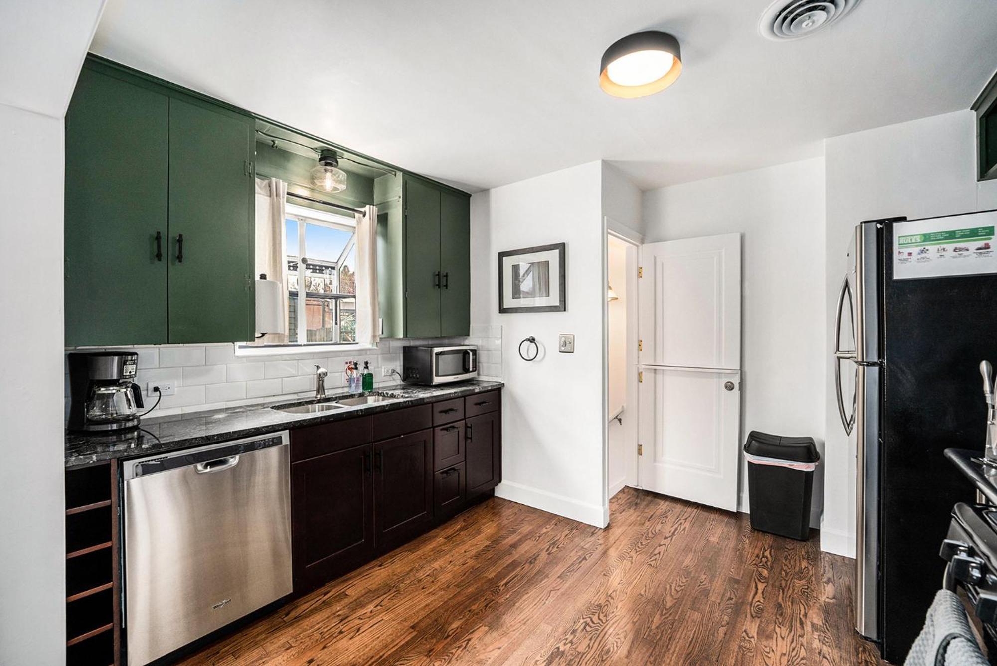 The Coloradical Crashpad! W Fire Pit & Hot Tub * Denver