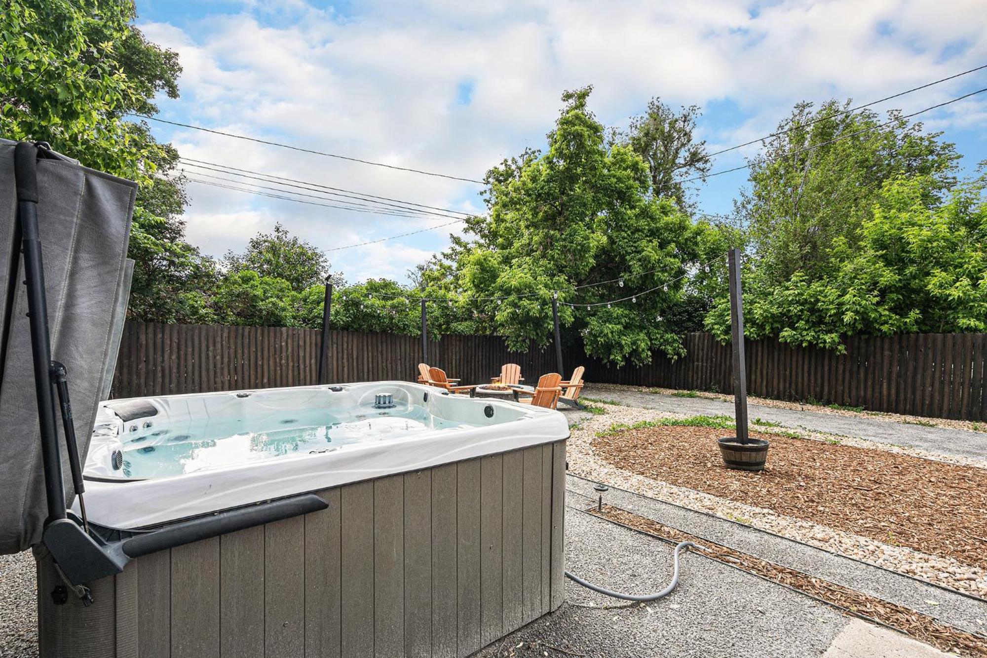 The Coloradical Crashpad! W Fire Pit & Hot Tub Denver