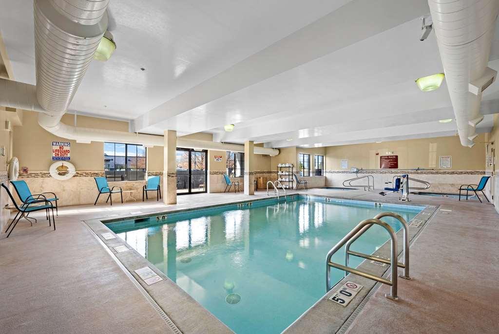 Hotel Americinn & International Airport 2*