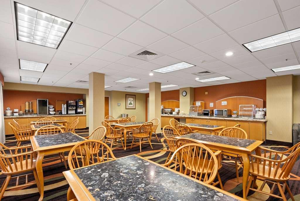 Hotel Americinn & International Airport