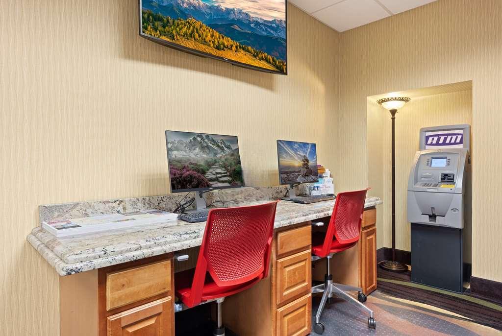 Americinn & International Airport Denver