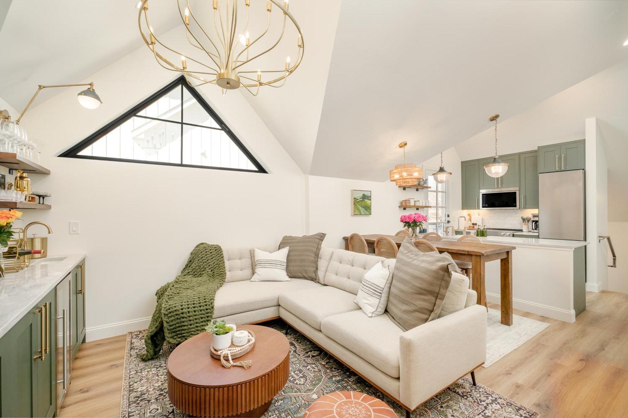 Apartment Luxe Designer Flat On Sloans With Rooftop Deck *