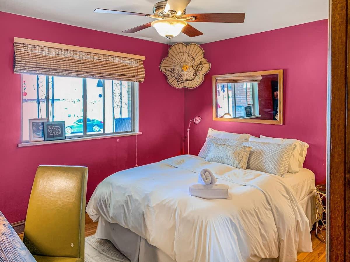 Charming Two Bedroom Family In Coveted Neighborhood Holiday home *