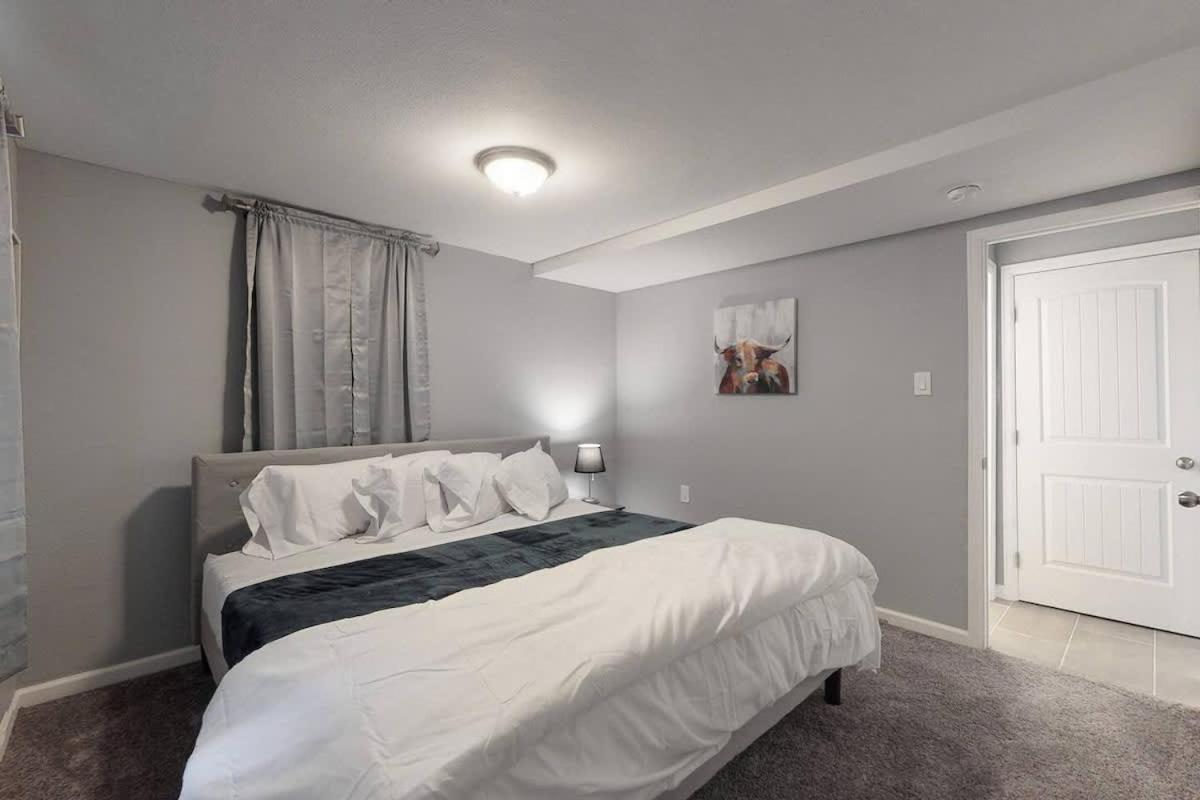 Bright Basement Unit With Large Yard And Sunroom