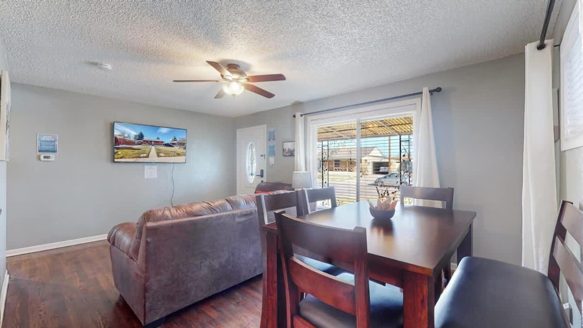 Spacious Family With King Beds And Big Yard Holiday home