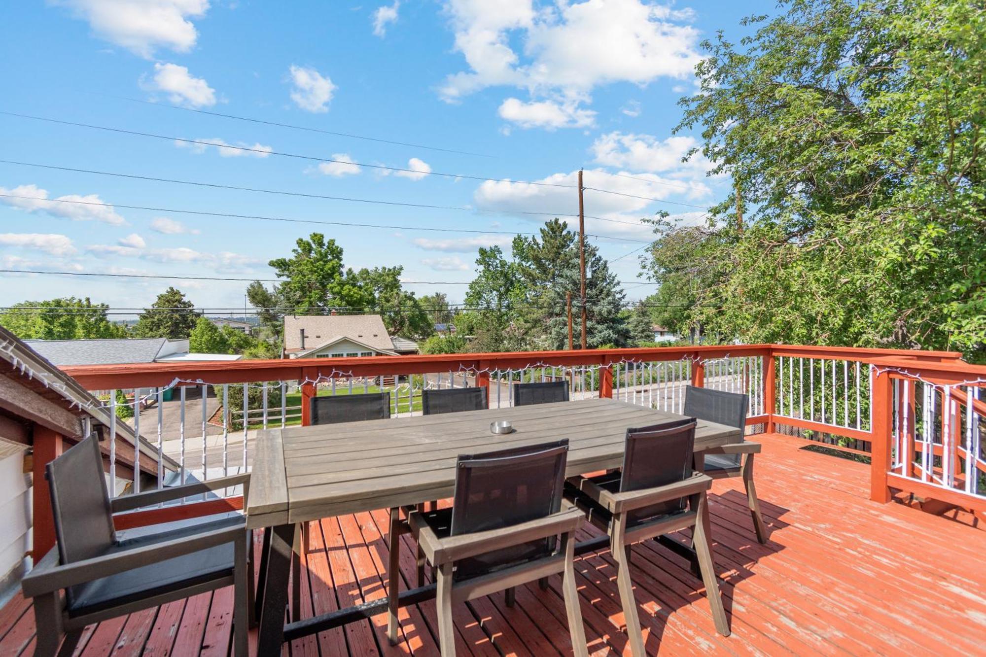 Modern Family Rooftop Patio Game Holiday home