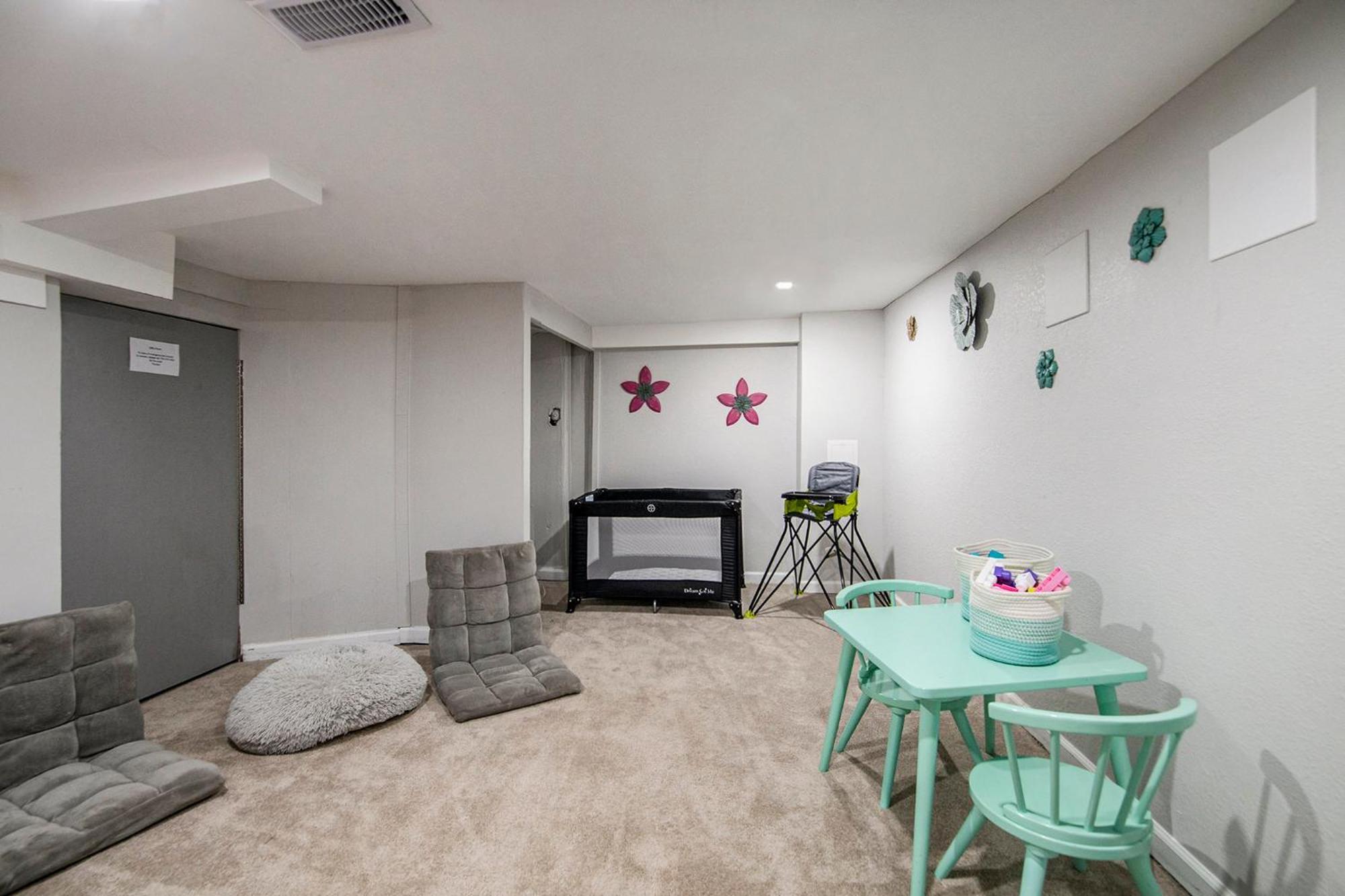 Modern Family Rooftop Patio Game *