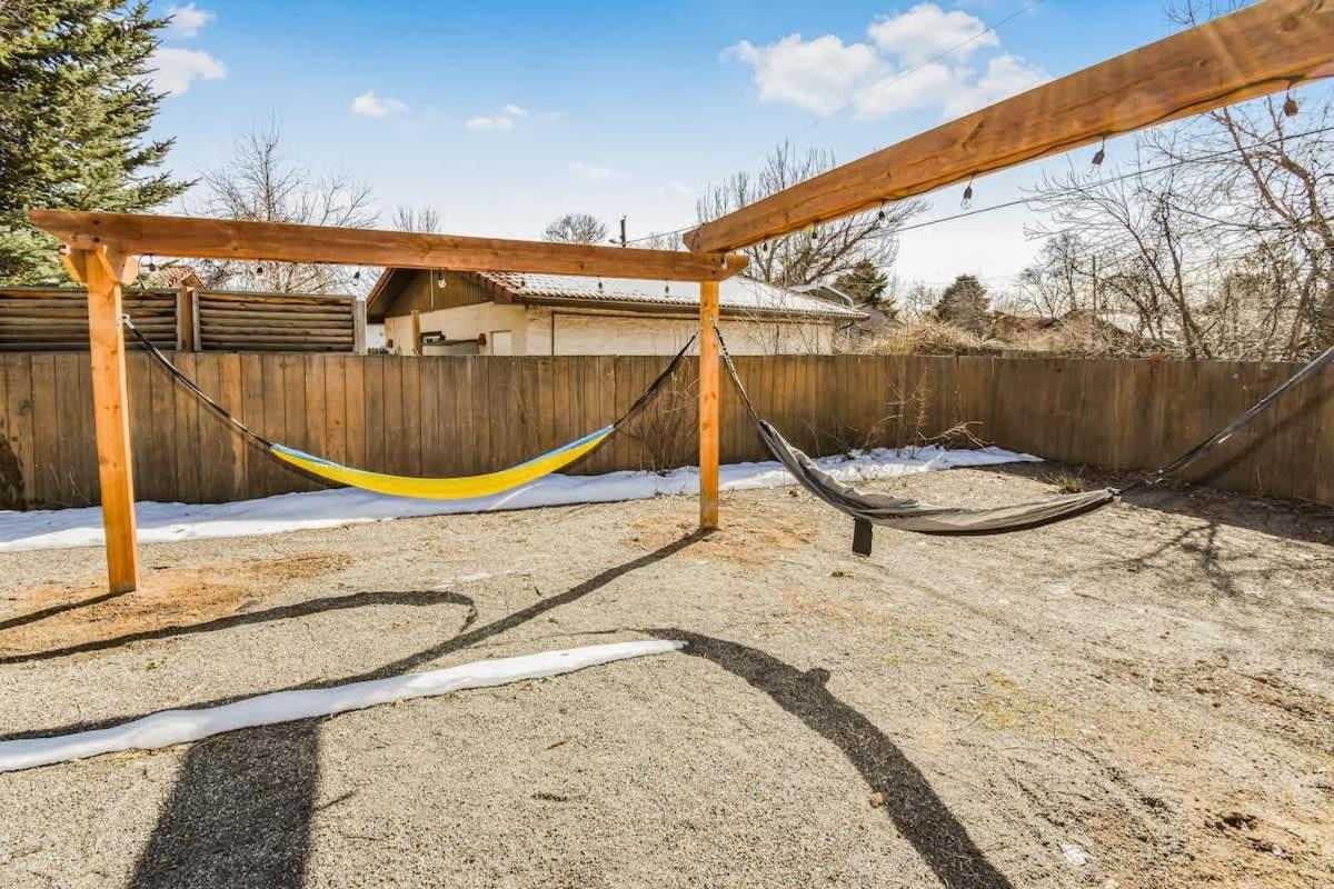 Sunny Family In With Huge Yard And Hot Tub * Denver
