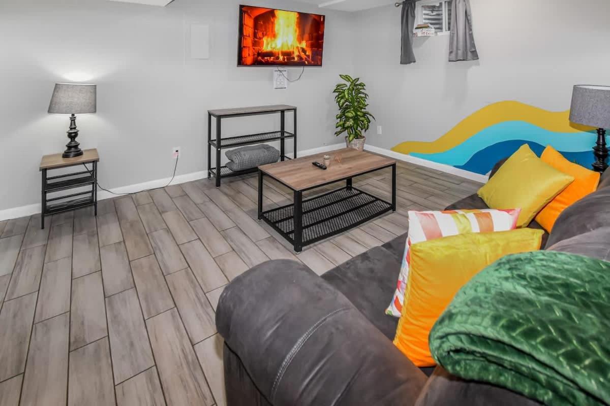 Sunny Family In With Huge Yard And Hot Tub * Denver