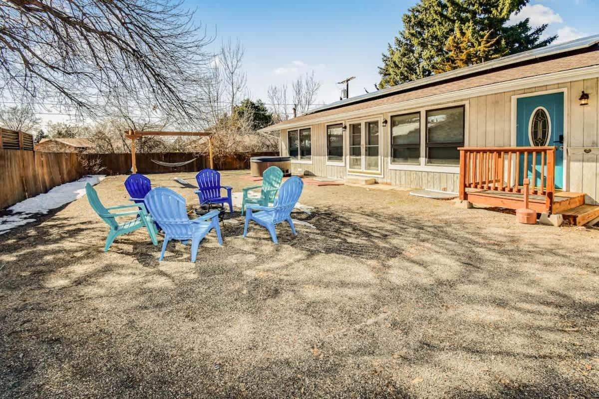 Sunny Family In With Huge Yard And Hot Tub * Denver
