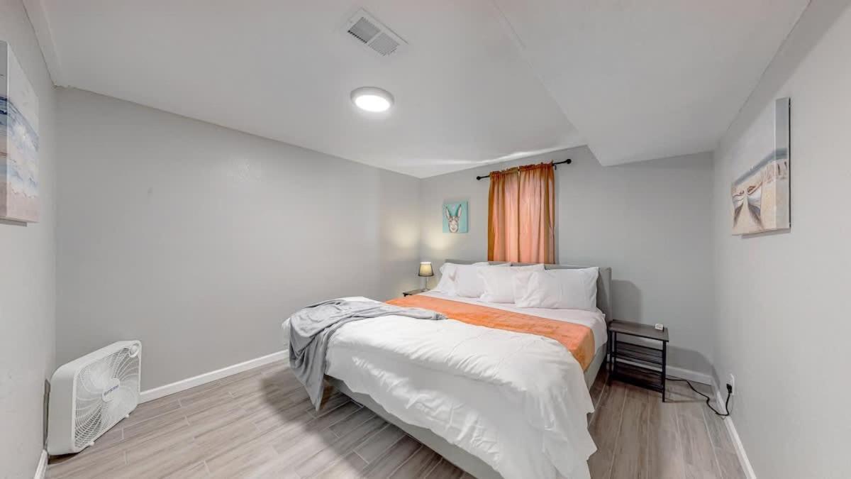 Cozy Lower Unit Retreat In *