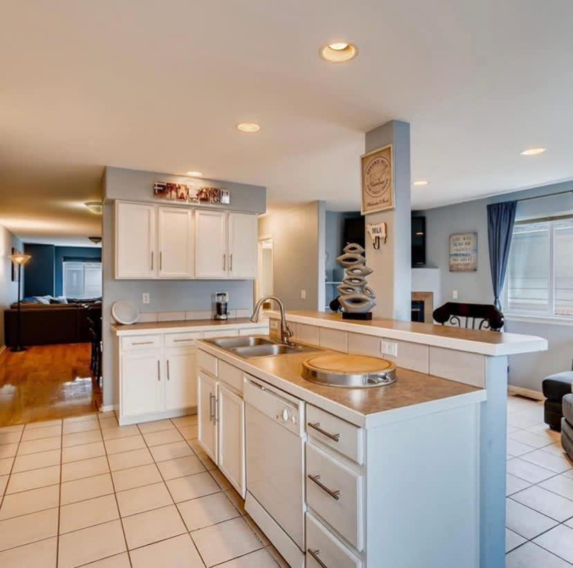 Charming Family With Cozy Retreat *