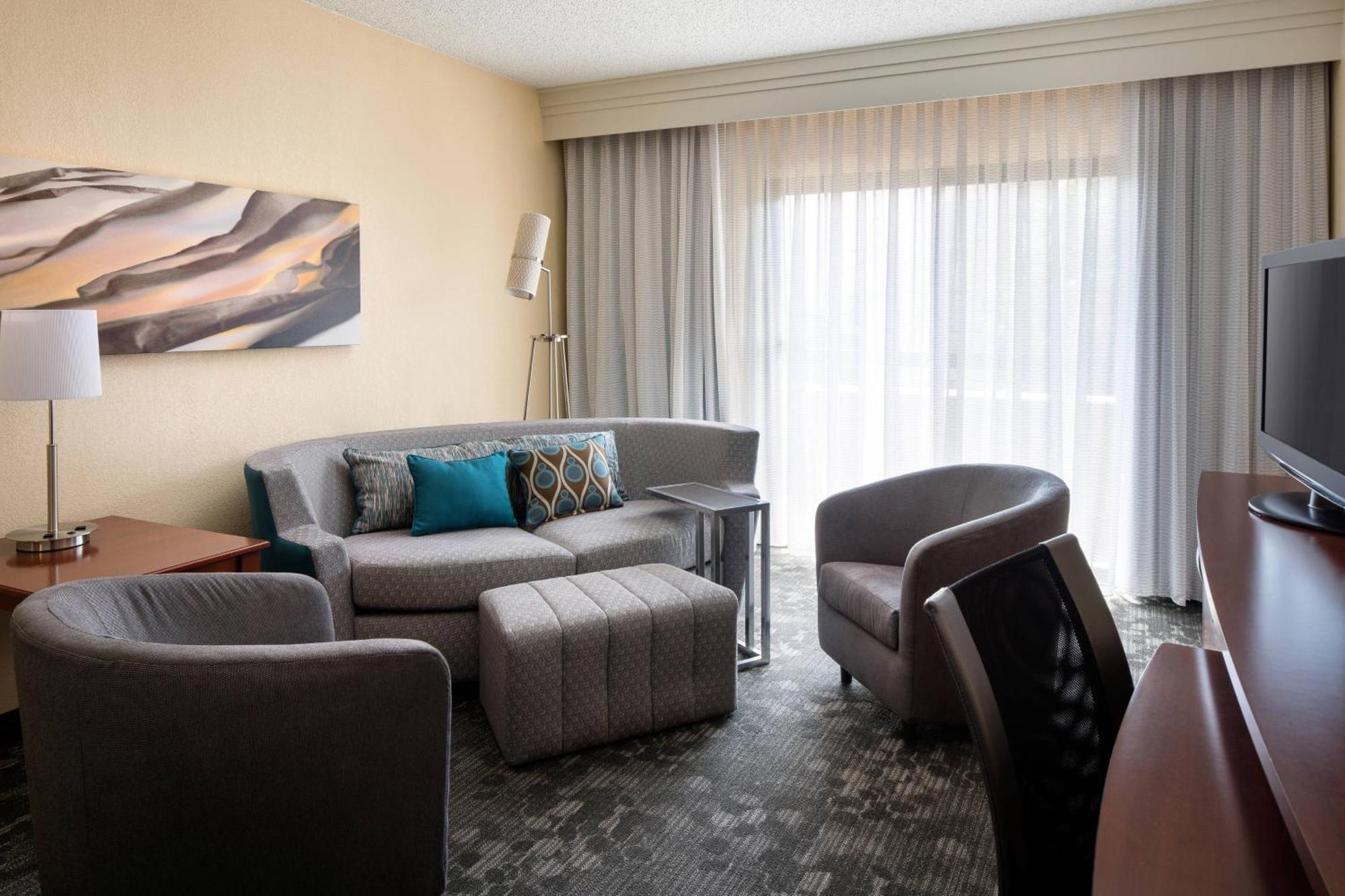 Courtyard By Marriott Park Hotel 3*