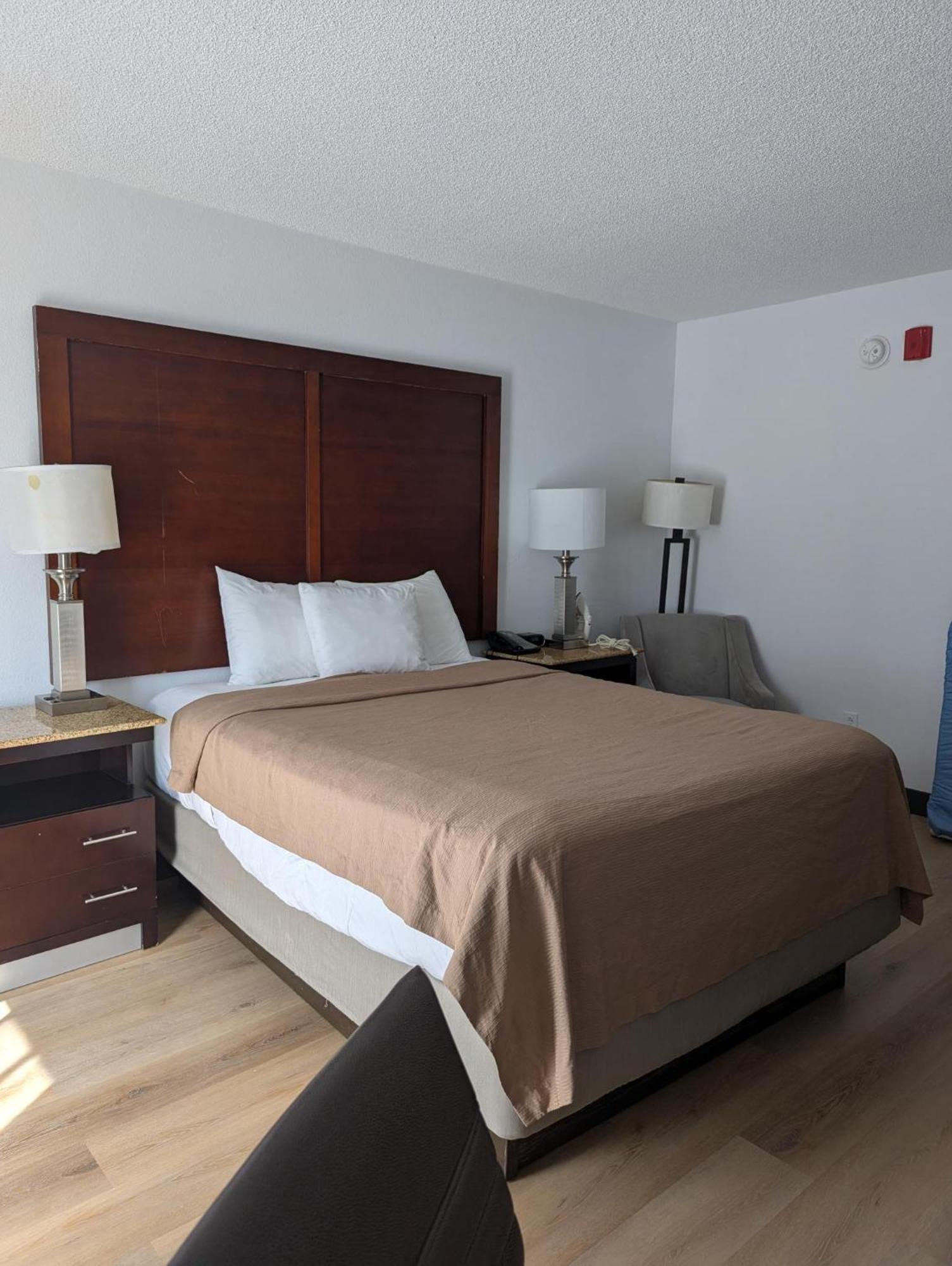 Plaza Hotel 3*