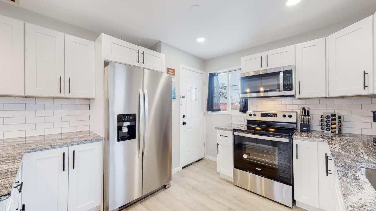 Awesome Two Bedroom Family Upper Unit In