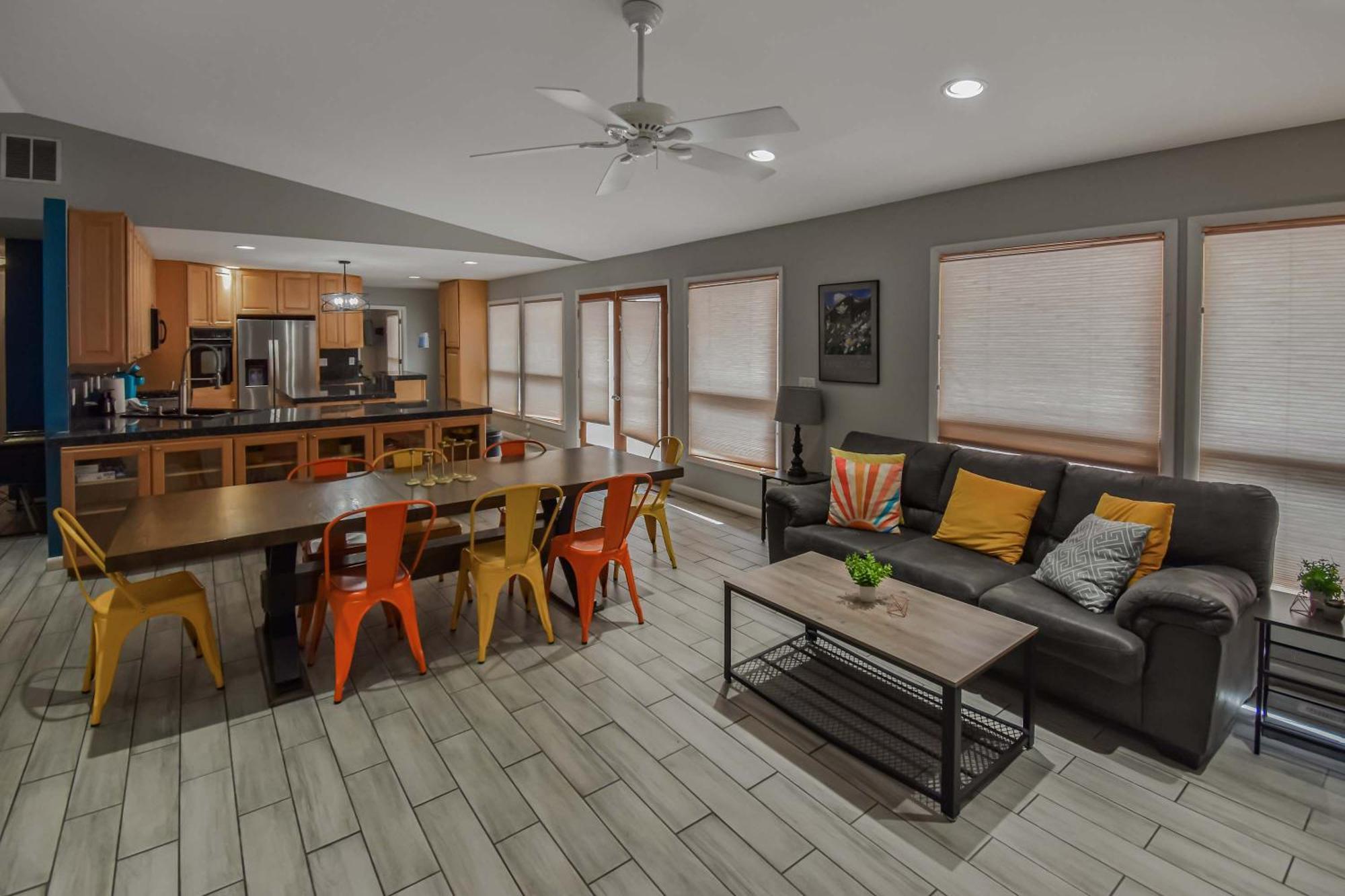 Sunny Family In With Huge Yard And Hot Tub Holiday home