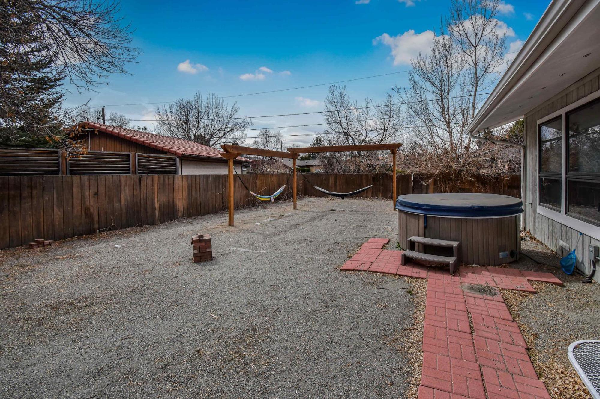 Sunny Family In With Huge Yard And Hot Tub Holiday home Denver