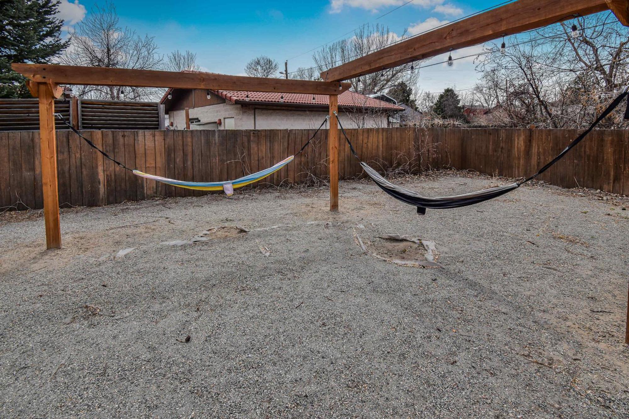 Sunny Family In With Huge Yard And Hot Tub * Denver