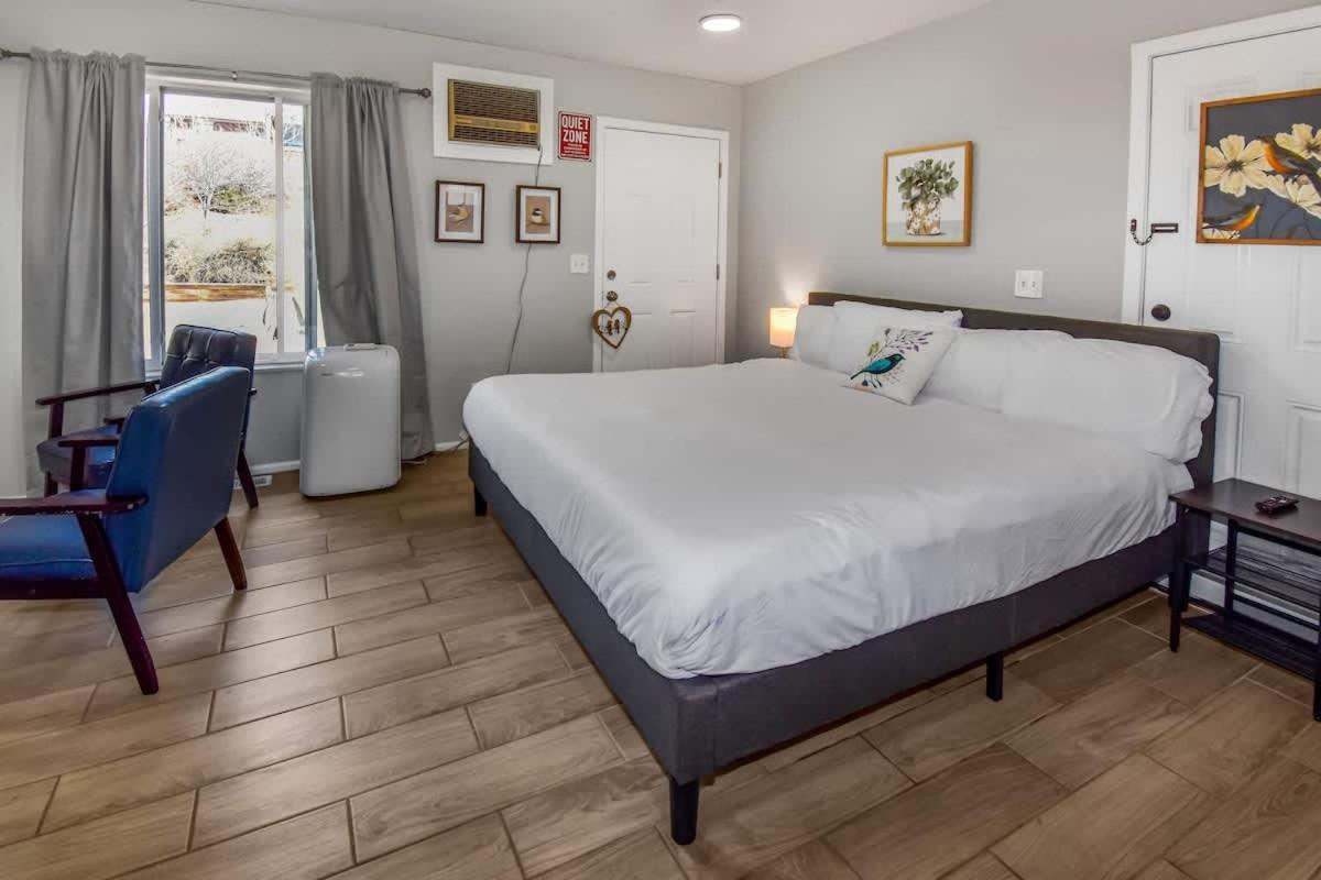 Spacious With King Bed & Fast Wifi Holiday home Denver