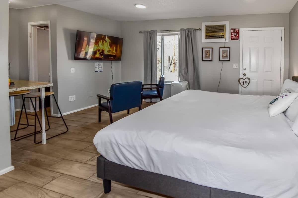 Spacious With King Bed & Fast Wifi Holiday home