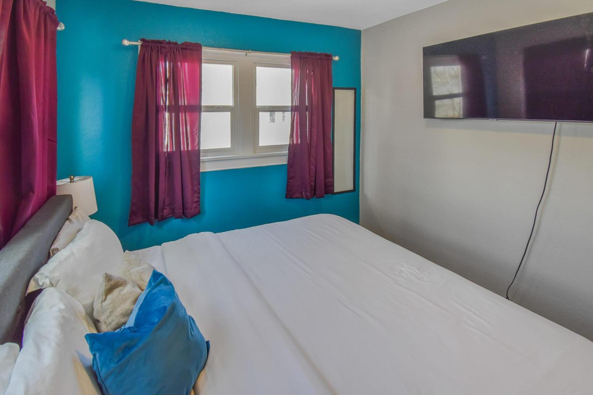 Cozy Upper Unit Great For Family Visiting Zoo Medica Campus And Downtown Holiday home