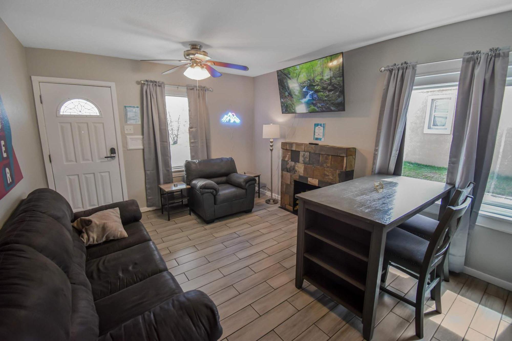 Cozy Upper Unit Great For Family Visiting Zoo Medica Campus And Downtown Holiday home Denver