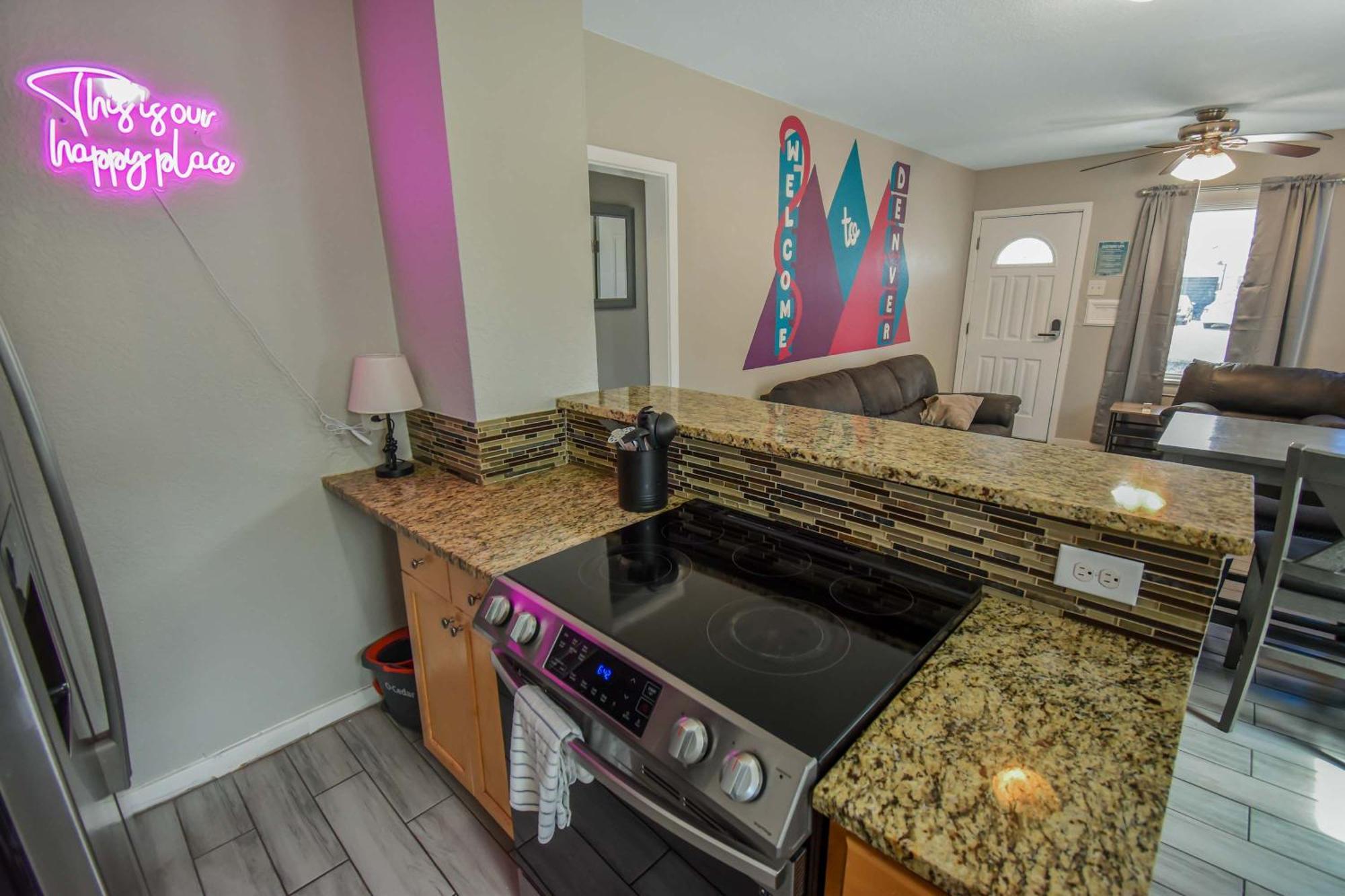 Cozy Upper Unit Great For Family Visiting Zoo Medica Campus And Downtown Holiday home