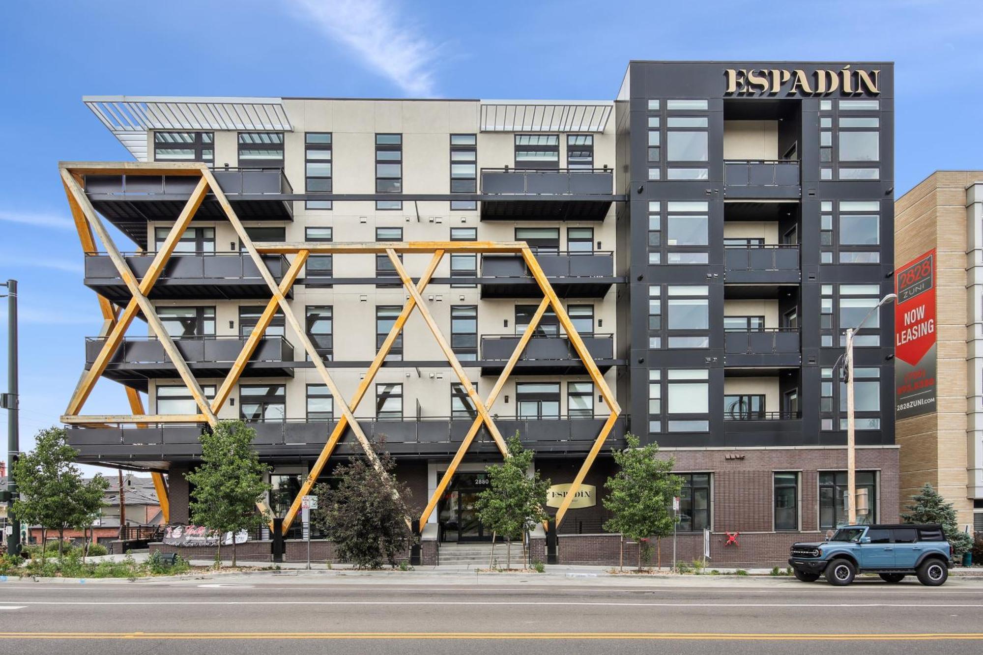 2880: Denver's Skyline Escape At Espadin * Denver