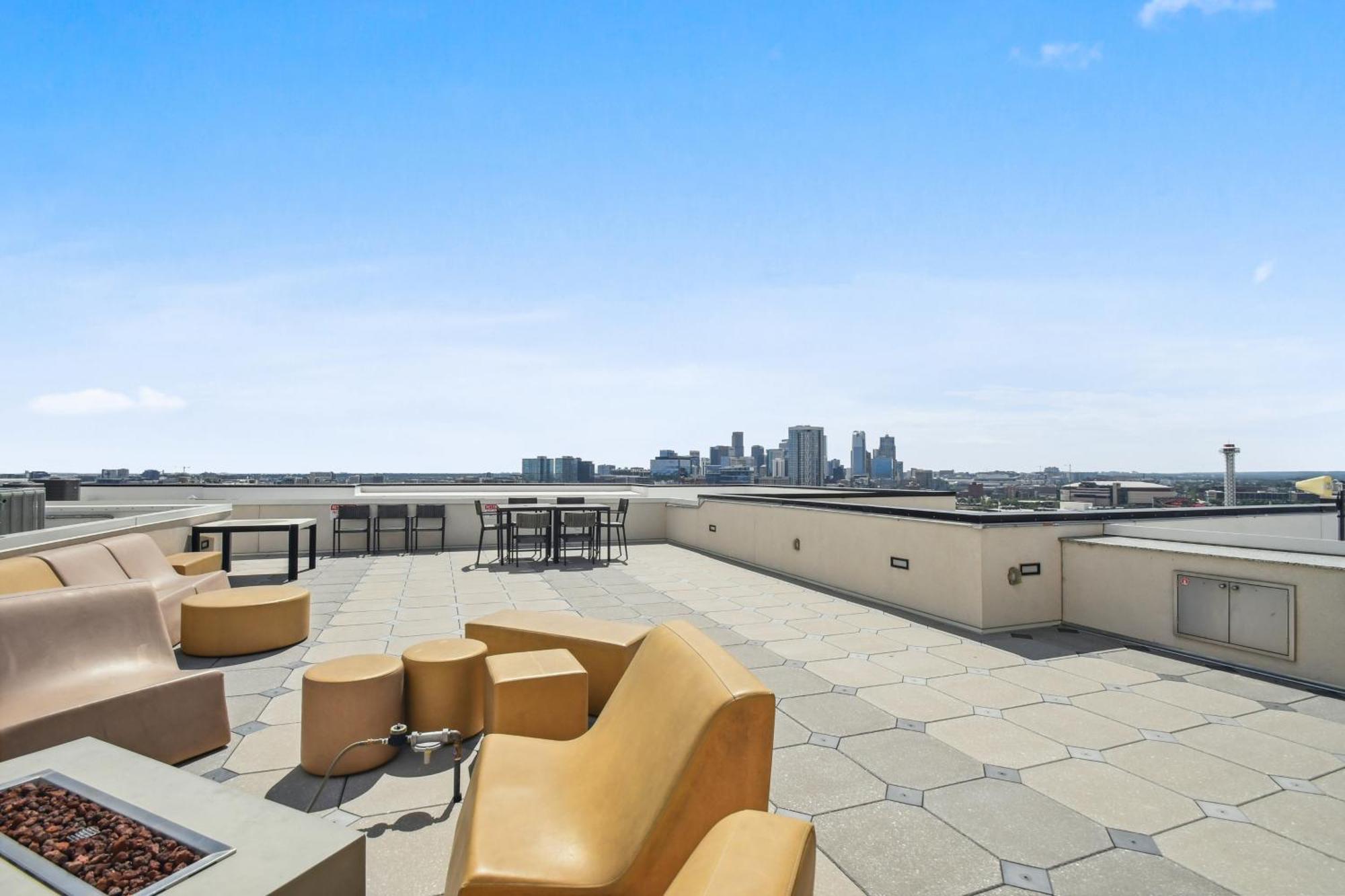 2880: Sleek & Chic Comforts At Espadin Denver