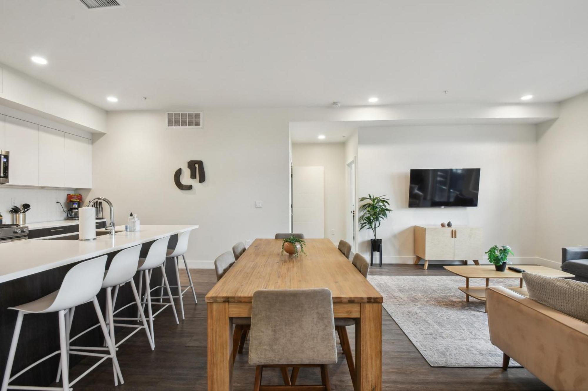 Holiday home 2880: Sleek & Chic Comforts At Espadin Denver