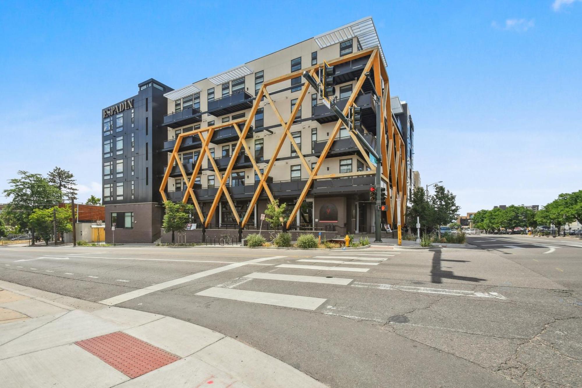 2880: Sleek & Chic Comforts At Espadin Denver