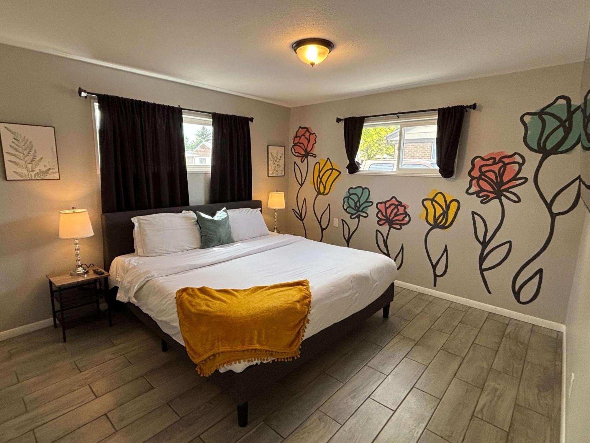 Holiday home Awesome Two Bedroom Family Upper Unit In *