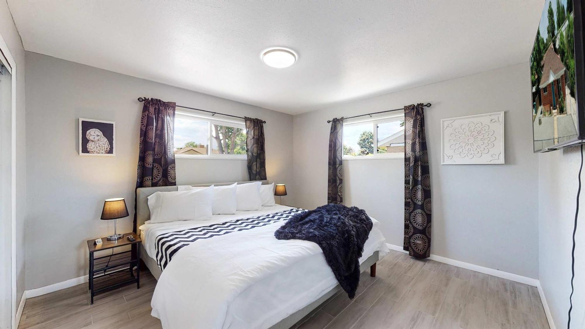 Apartment Bright & Spacious Upper Unit With Two Bedrooms In Denver