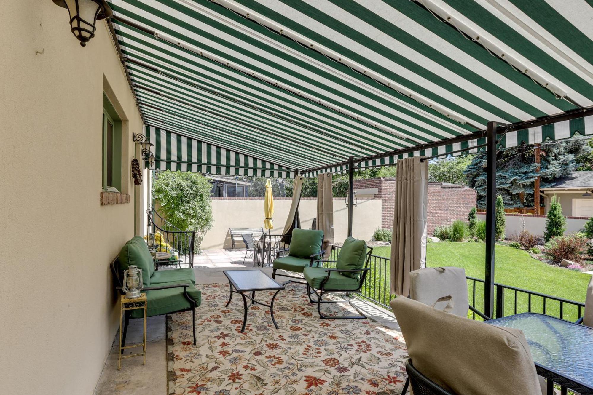 Centrally Located Retreat With Yard And Grill!