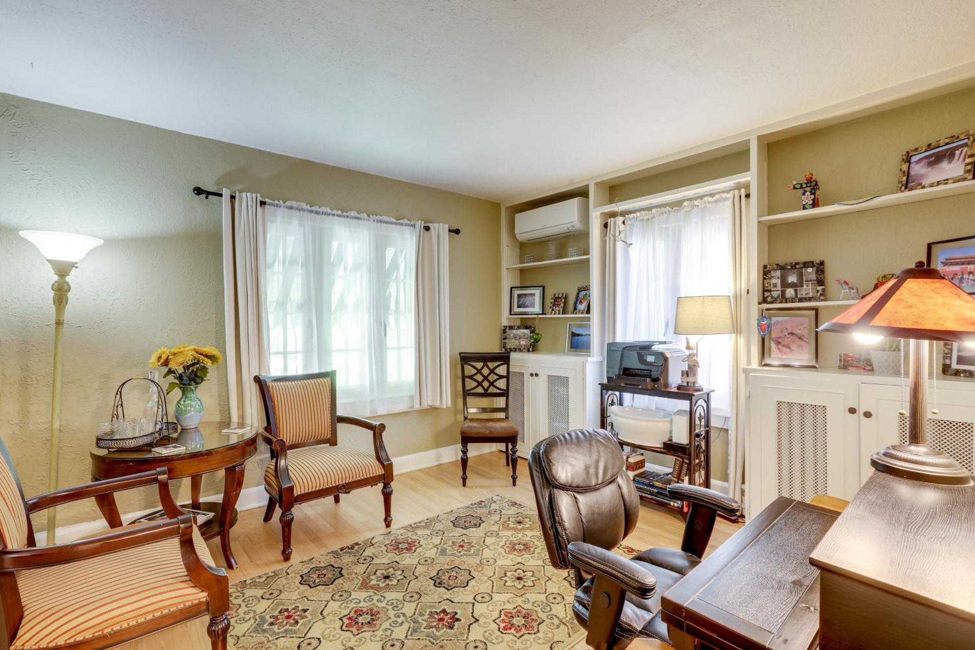 Centrally Located Retreat With Yard And Grill! Holiday home *