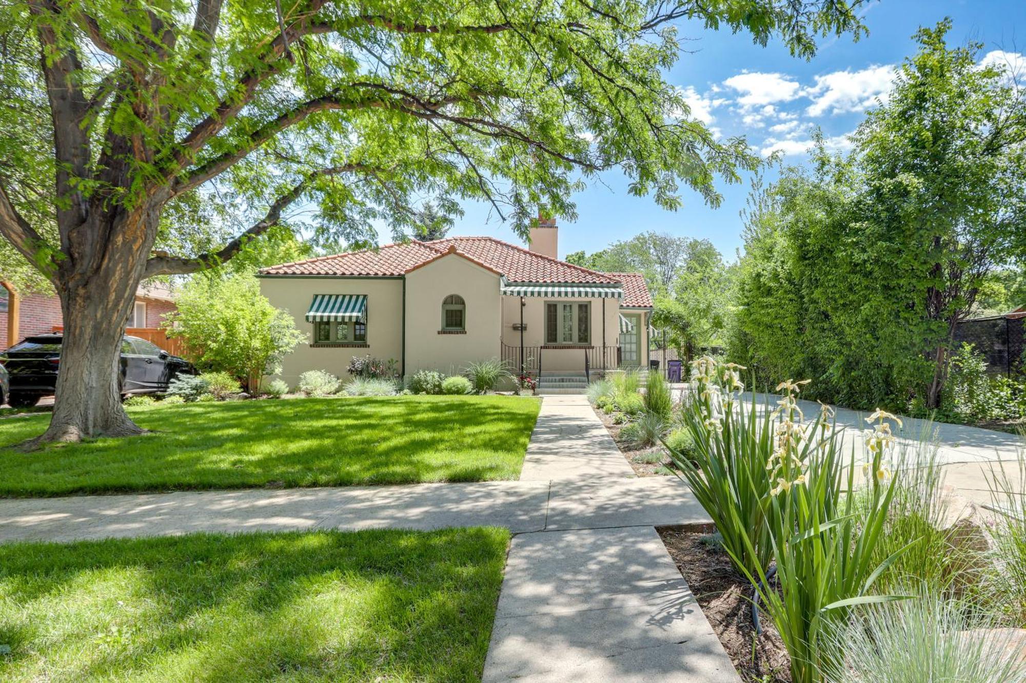 Centrally Located Retreat With Yard And Grill! Denver
