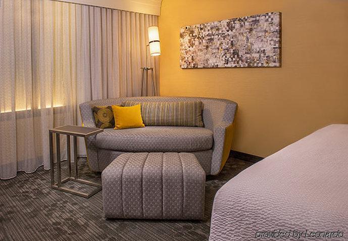 Courtyard By Marriott Park